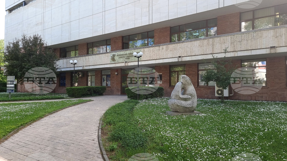 Работещите в Регионалната библиотека в Плевен организират мълчалив протест