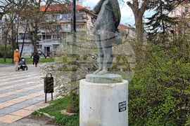 Варна - скулптури - градска среда