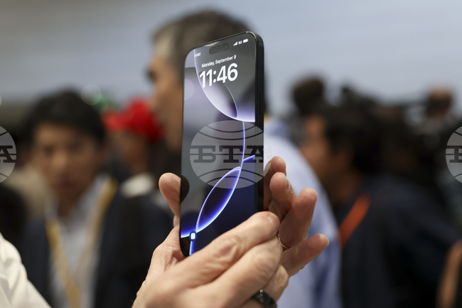 Продажбите на "айФон" в Китай растат за първи път от две години насам