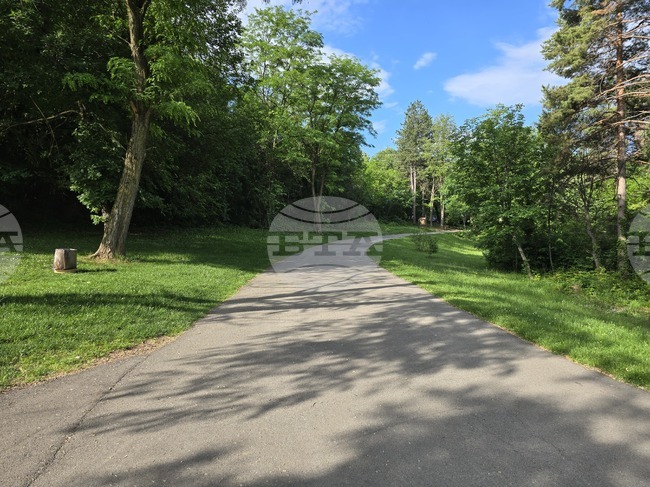 Ловеч - парк „Стратеш” - алея „Баш бунар” - изглед