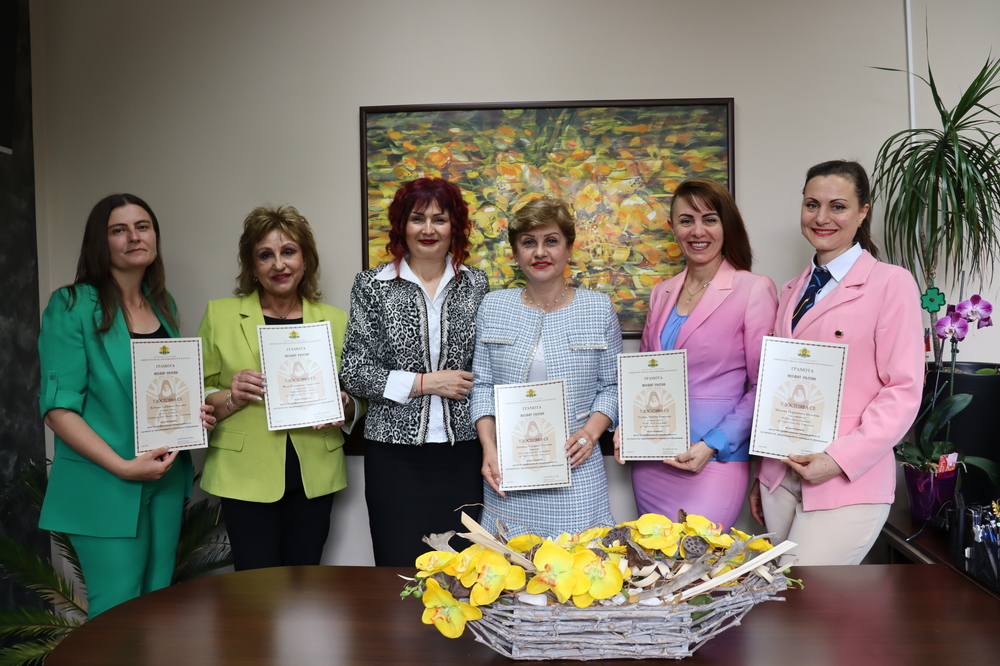 Петима педагози от Търговищко са удостоени с почетна грамота „Неофит Рилски“ на МОН