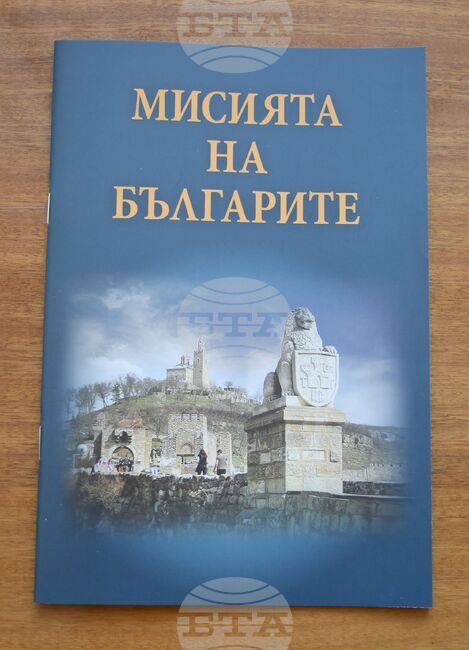 Общо 500 абитуриенти от община Разград ще получат книга с послание, подписано от кмета Добрин Добрев