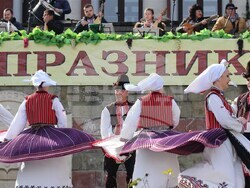 Снимка: Капански ансамбъл – Разград - Капанският ансамбъл на Трифон Зарезан в Лясковец