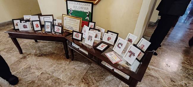 Изложба „Извезаните букви“ бе показана на прием в Посолството на България в Рим по случай 24 май 