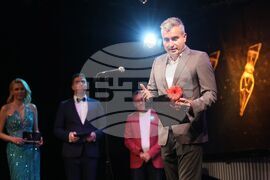 Награди - „Златно перо“