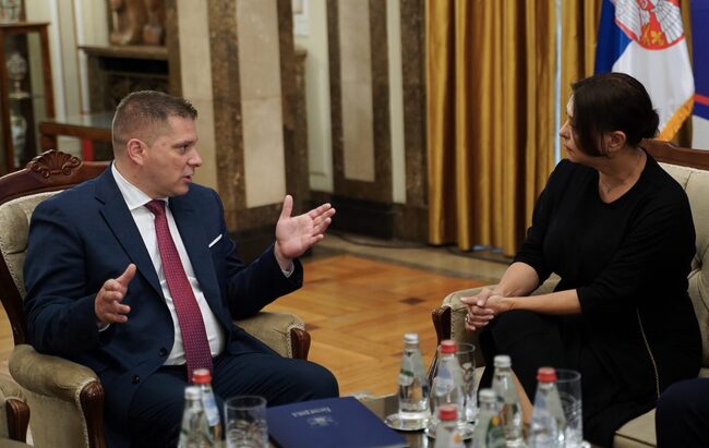 МИНА: Сърбия е на първо място като източник на преки инвестиции в Черна гора