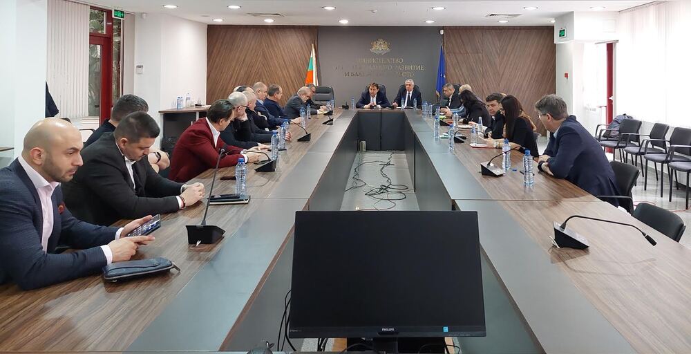 МРРБ: Работна група ще обсъжда възможностите за строителство на магистрали на концесия