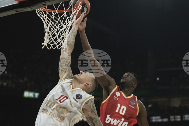 Два мача от 30-ия кръг на Евролигата бяха отложени заради ситуацията в Близкия изток