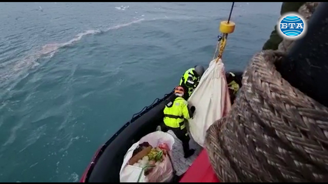 Day 49: First Group of RSV 421 Crew Members Set Foot on Livingston Island