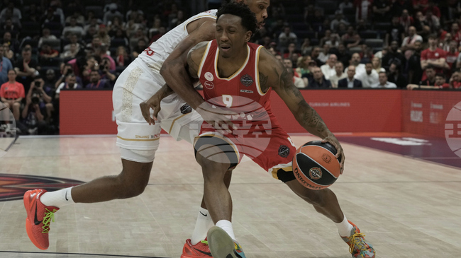 Американският гард Сейбън Лий сменя Олимпиакос с Анадолу Ефес