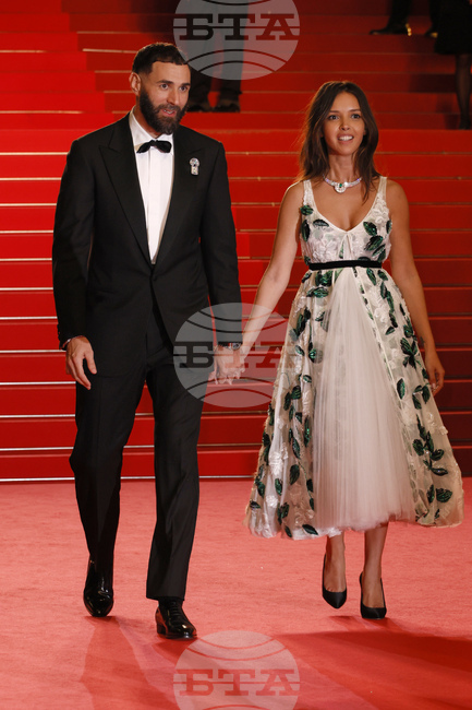 Бензема нае Лувъра за 12 000 евро за среща с приятелката си