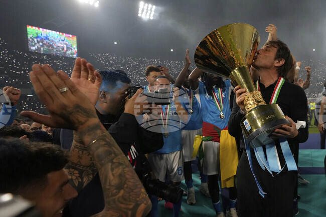 Антонио Конте: "Не беше лесно, напрежението върху отбора беше безумно"