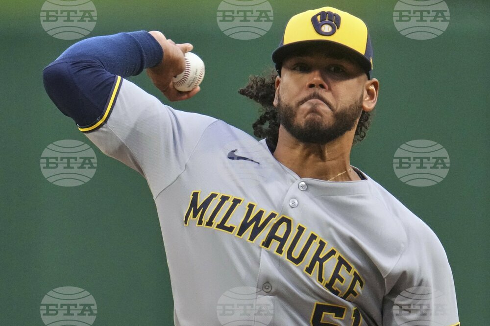 Brewers Pirates Baseball