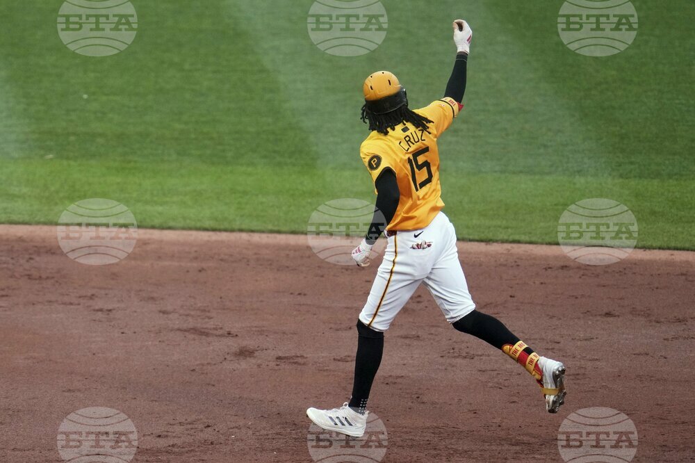 Brewers Pirates Baseball