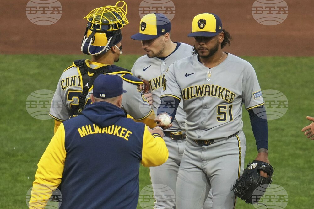 Brewers Pirates Baseball