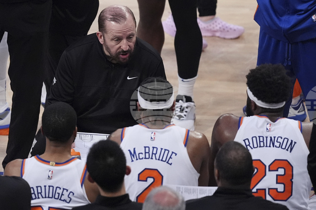 Старши треньорът на Ню Йорк Никс Том Тибодо бе освободен от поста си