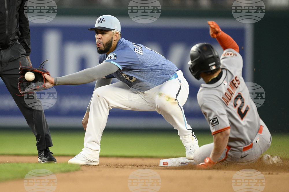 Giants Nationals Baseball