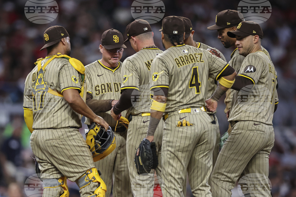 Padres Braves Baseball