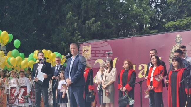 В Стара Загора имаме истински просветители на делото на светите братя Кирил и Методий и техните ученици, каза кметът Живко Тодоров