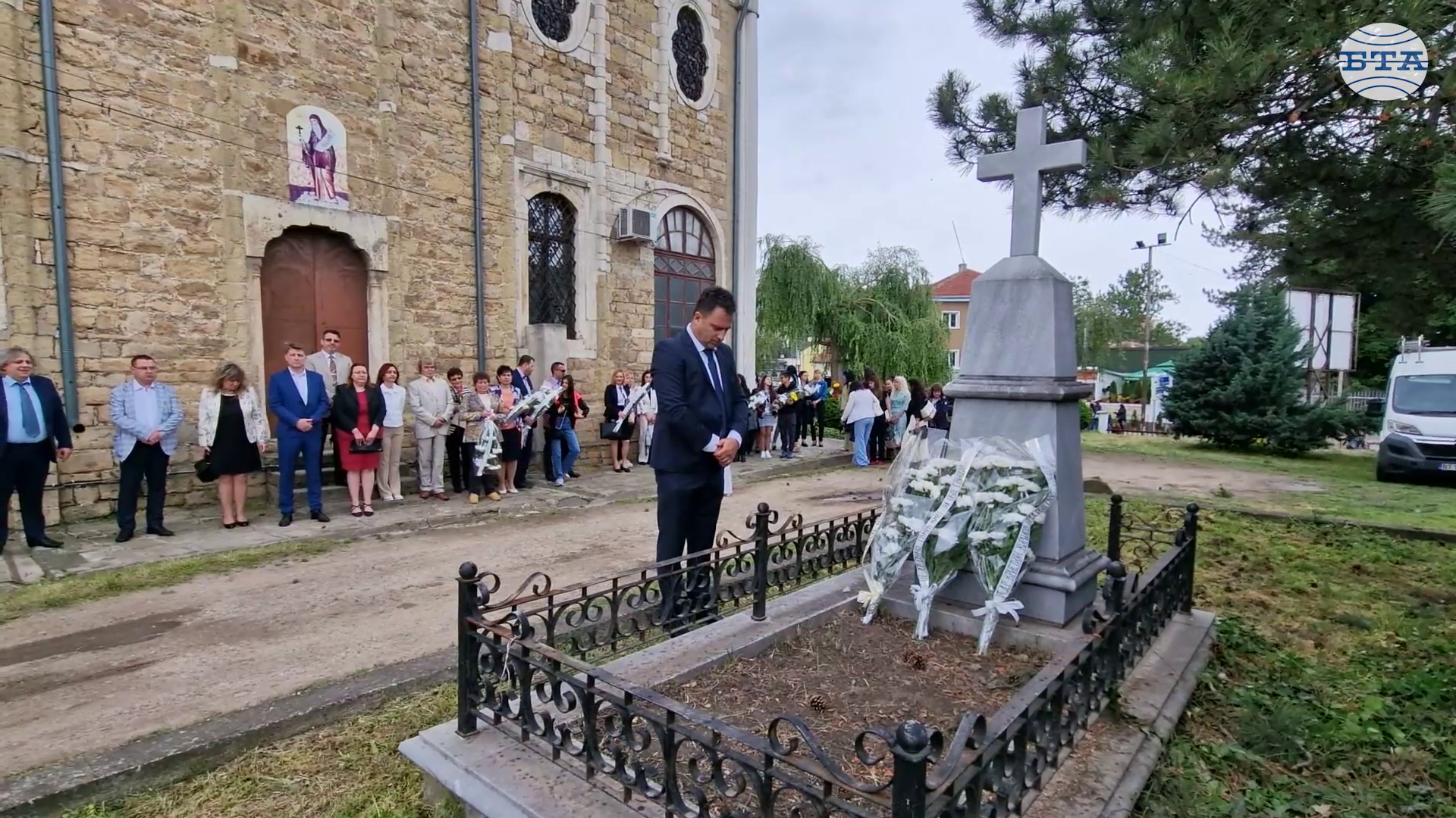 Отбелязаха 24 май в Свищов с общоградско шествие и поклонение на гроба на първия български министър на просвещението