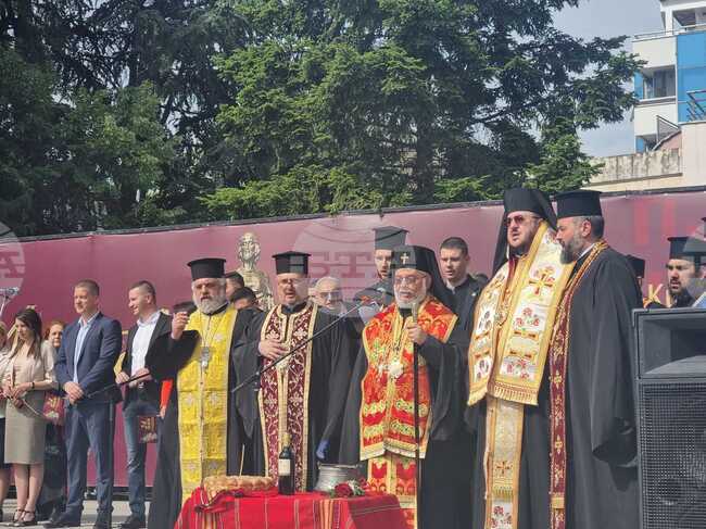 Днешният празник слива в себе си не само векове и съдби, но и вяра и дръзновение, каза Старозагорският митрополит Киприан
