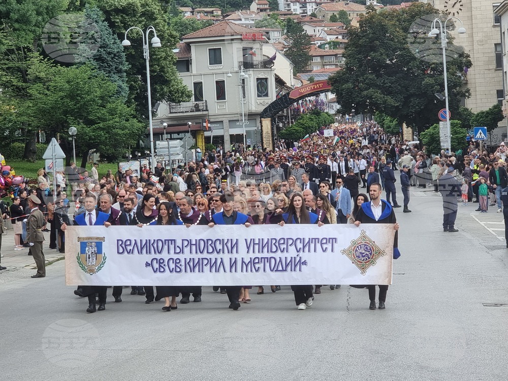 Словото е машина на времето, то носи българската култура и идентичност през всички векове, каза кметът на Велико Търново Даниел Панов
