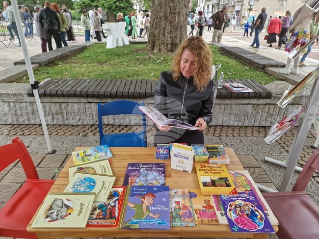 Инициативата „Лятно четене“ започва в детския отдел на троянската библиотека