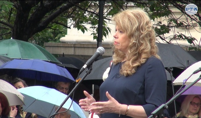 Българският език е създаден да обединява, а не да разделя, каза вицепрезидентът Илияна Йотова на тържественото честване по повод 24 май