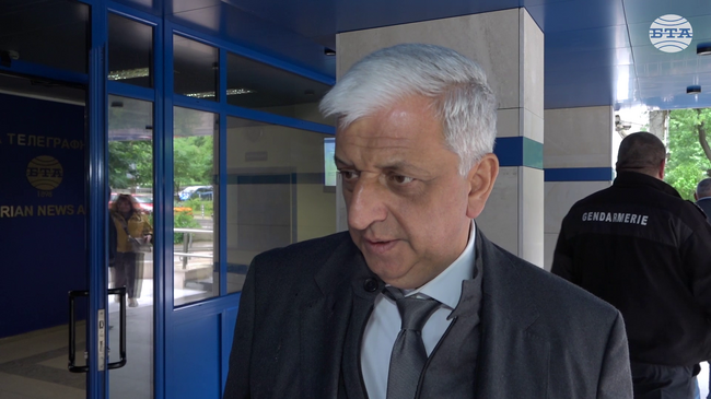 Моето послание е да се знае смисъла на думата "знание", защото истинското знание е в науката, каза ректорът на НСА проф. Красимир Петков