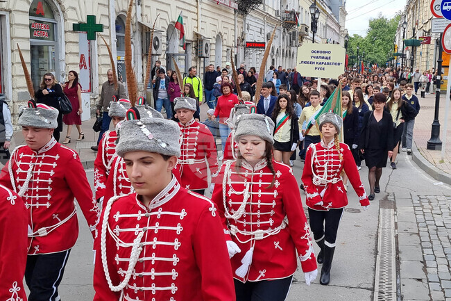 С ученическо шествие и връчване на награди Русе ще отбележи 24 май