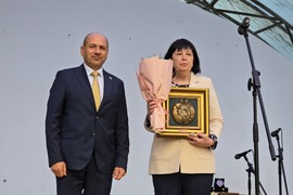 Ловеч - 24 май - Награда барелеф „Св. св. Кирил и Методий“