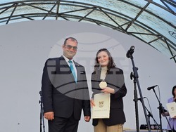 Ловеч - 24 май - Награда барелеф „Св. св. Кирил и Методий“