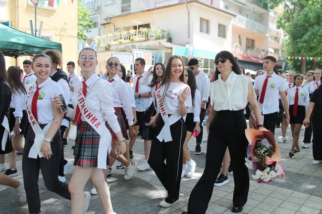 С празнично шествие Свиленград чества 24 май