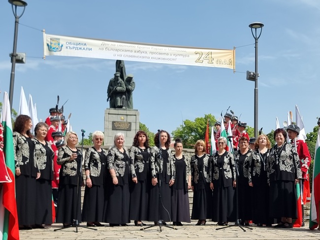 Хор „Незабравки“ и кърджалийското читалище „Обединение 1913“ ще популяризират българската хорова музика