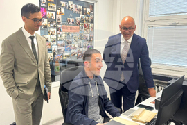 БТА - Двадесета Световна среща на българските медии - разглеждане на сградата на БТА 