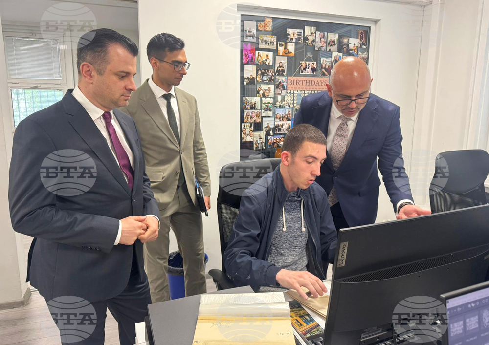 БТА - Двадесета Световна среща на българските медии - разглеждане на сградата на БТА 