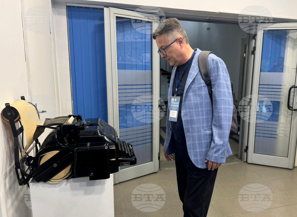 БТА - Двадесета Световна среща на българските медии - разглеждане на сградата на БТА