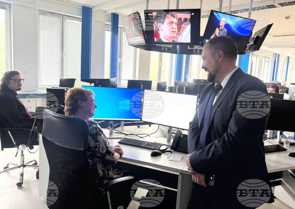 БТА - Двадесета Световна среща на българските медии - разглеждане на сградата на БТА