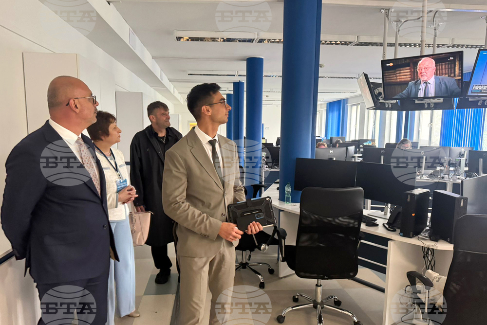 БТА - Двадесета Световна среща на българските медии - разглеждане на сградата на БТА