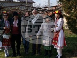 Снимка: Община Ловеч - В ловешкото село Слатина с парад на винопроизводителите и зарязване на лозе отбелязаха Трифон Зарезан