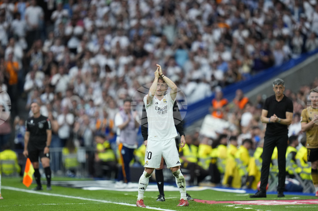 Реал Мадрид победи Реал Сосиедад при сбогуването на Карло Анчелоти и Лука Модрид с публиката на "Бернабеу"