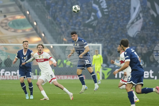 Феновете на Арминия Билефелд устроиха емоционално посрещане на отбора след финала за Купата на Германия