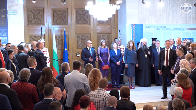 Президентът Румен Радев на традиционния прием по случай 24 май: Днес заставаме единни с преклонение към просветата и знанието