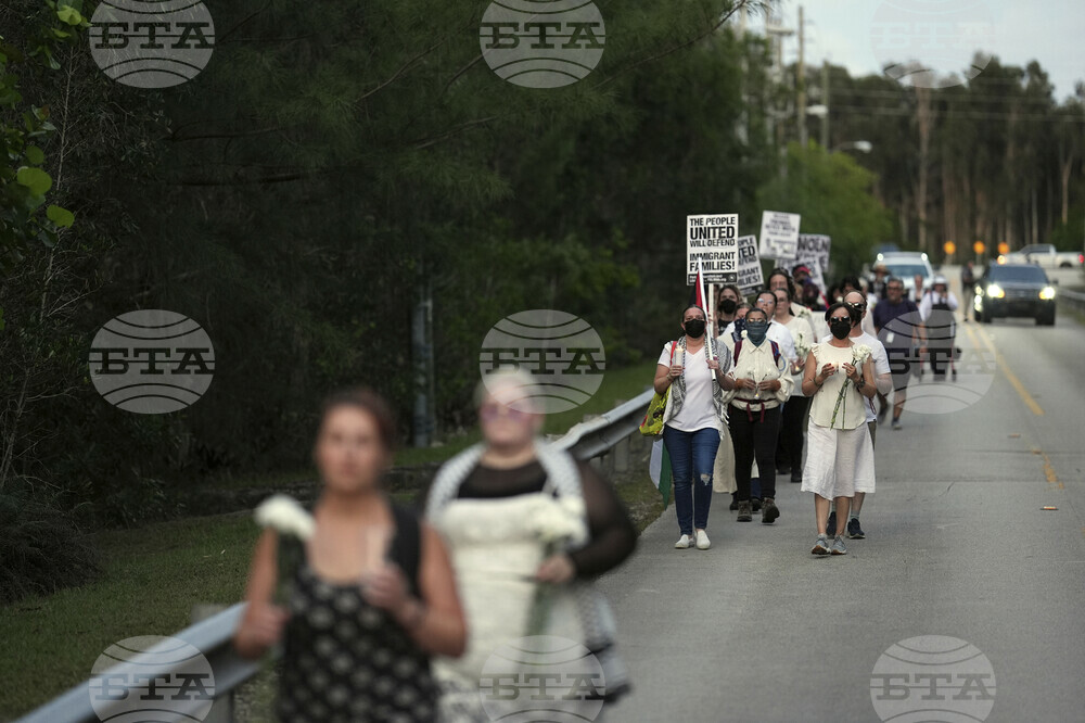APTOPIX Immigration Detention Centers