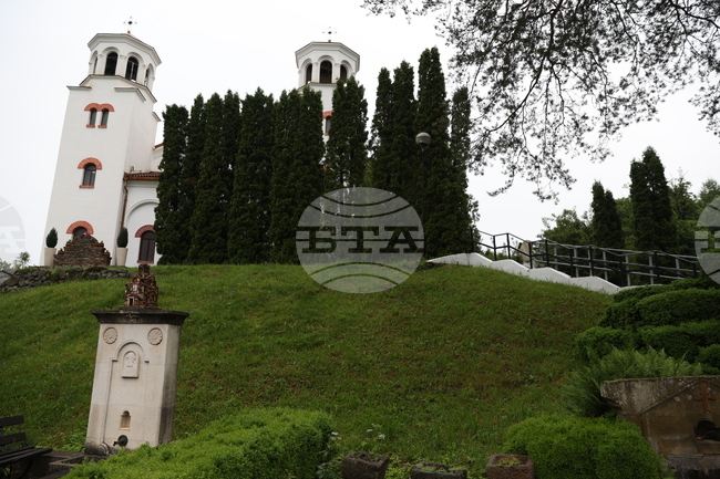 Вършец - Клисурски манастир - „Св. св. Кирил и Методий” - изглед