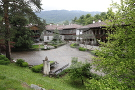 Вършец - Клисурски манастир - „Св. св. Кирил и Методий” - изглед