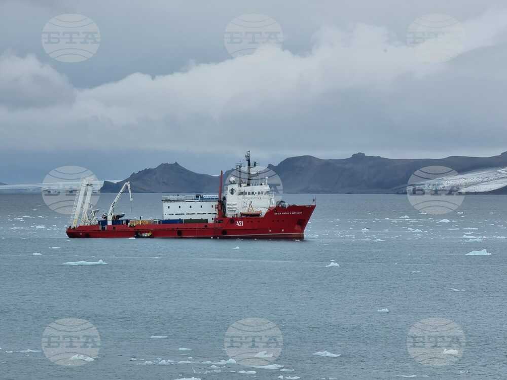 Day 50: First Stage of Unloading at Livingston Island Bulgarian Antarctic Base Completed