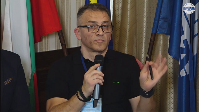 България не се представя и рекламира в Америка, каза главният редактор на "BulgariCa" в САЩ Евгени Веселинов