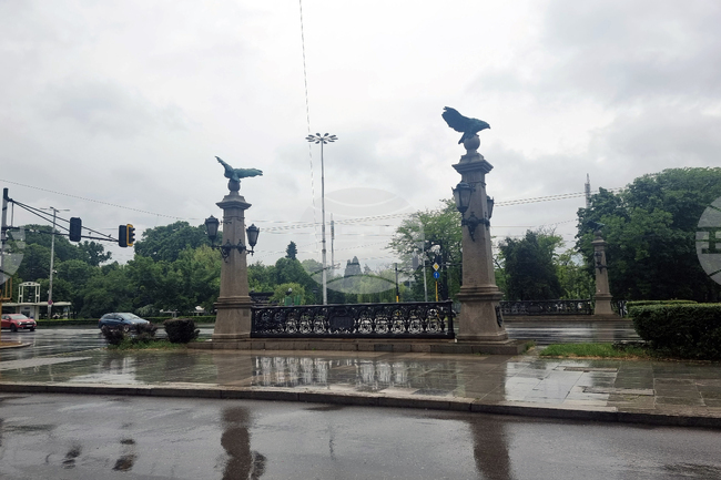 Няма наводнения или затворени пътища в София след падналия над града дъжд