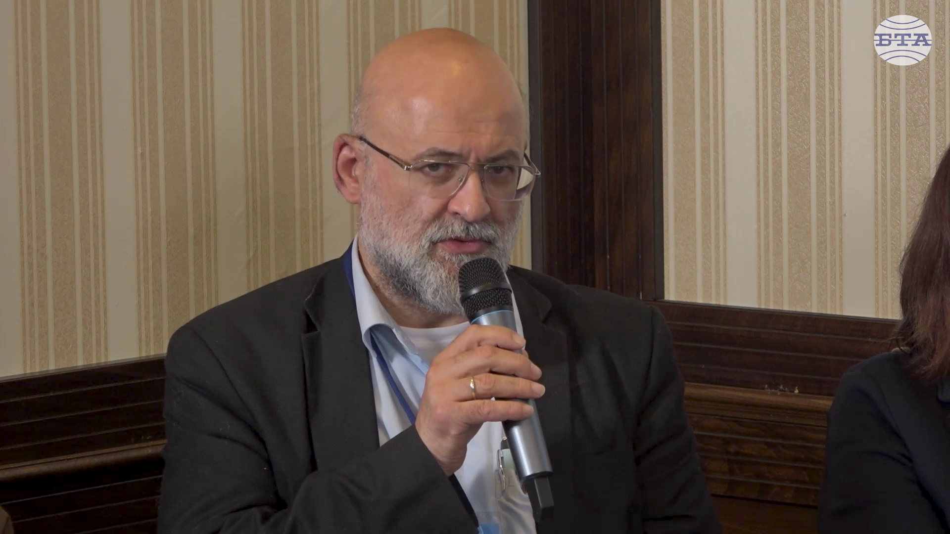 Медийното присъствие на страната ни в Австрия не е достатъчно осезаемо, каза сънародникът ни Десислав Паяков, роден във Виена Медийното присъствие на страната ни в Австрия не е достатъчно осезаемо, каза сънародникът ни Десислав Паяков, роден във Виена